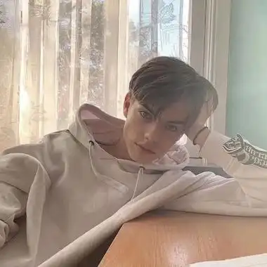 لورا