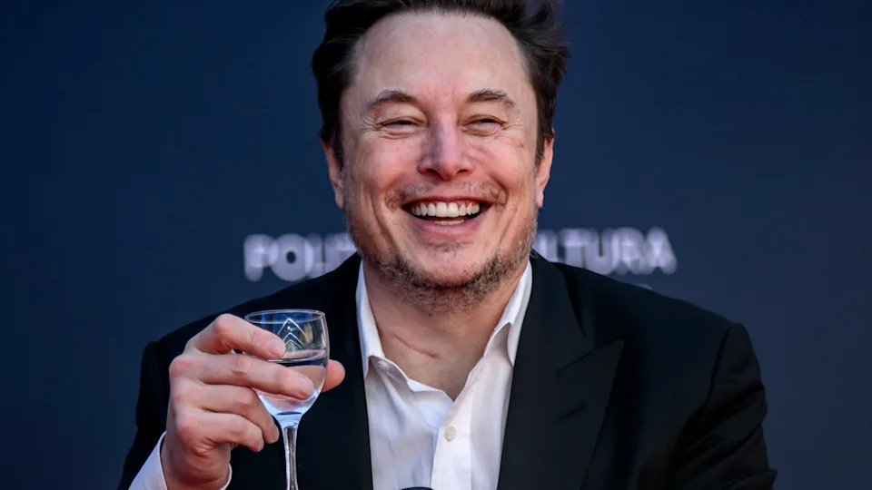 ماسك يصبح أول ملياردير بثروة تزيد عن 500 مليار دولار! رنين ثلاثي المحركات لـ Tesla وSpaceX وxAI